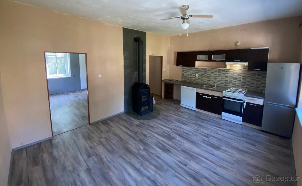 Pronájem bytu ve zděném domě 3KK + dílna - 3