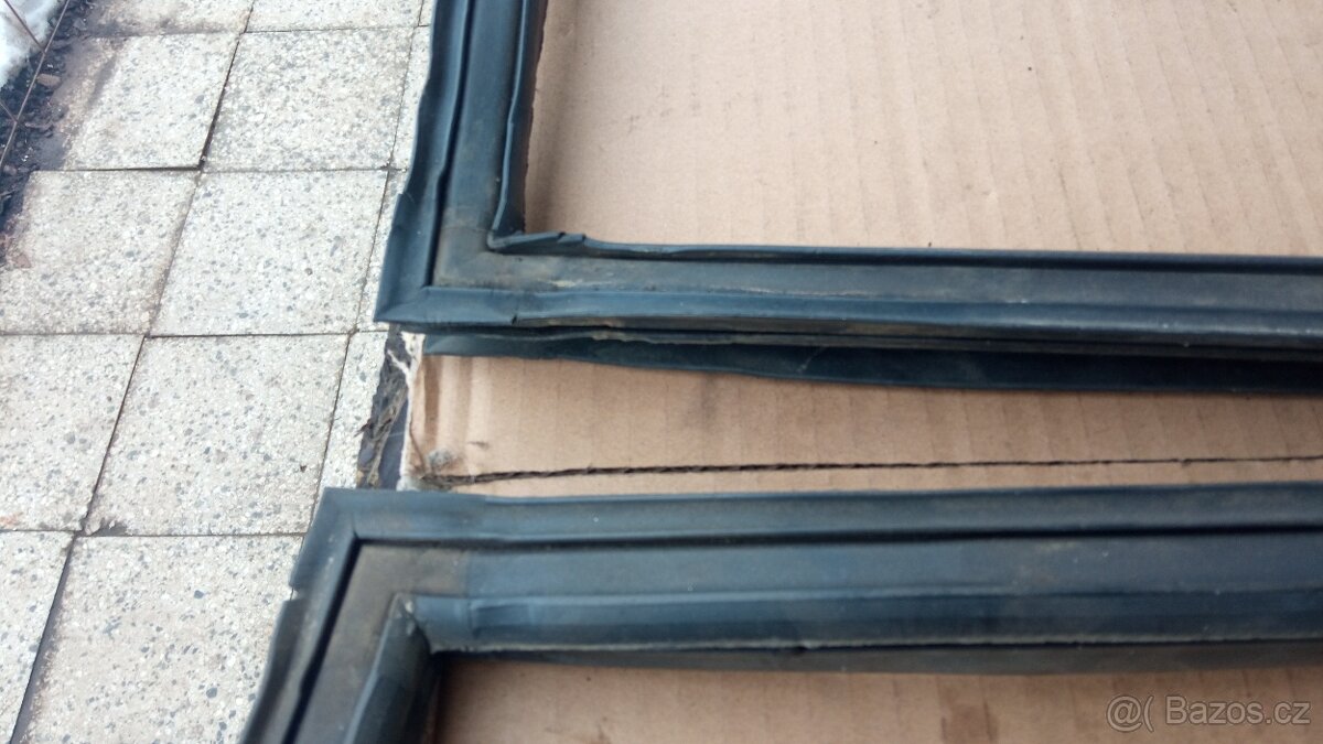 Tatra 613 těsnění zadních skel - 3