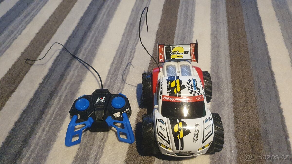 RC Auto VaporizR 2 jezdí na suchu, na vodě i po sněhu - 3