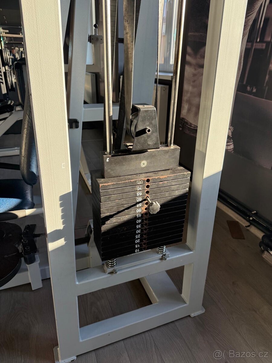 Posilovací stroj - 3