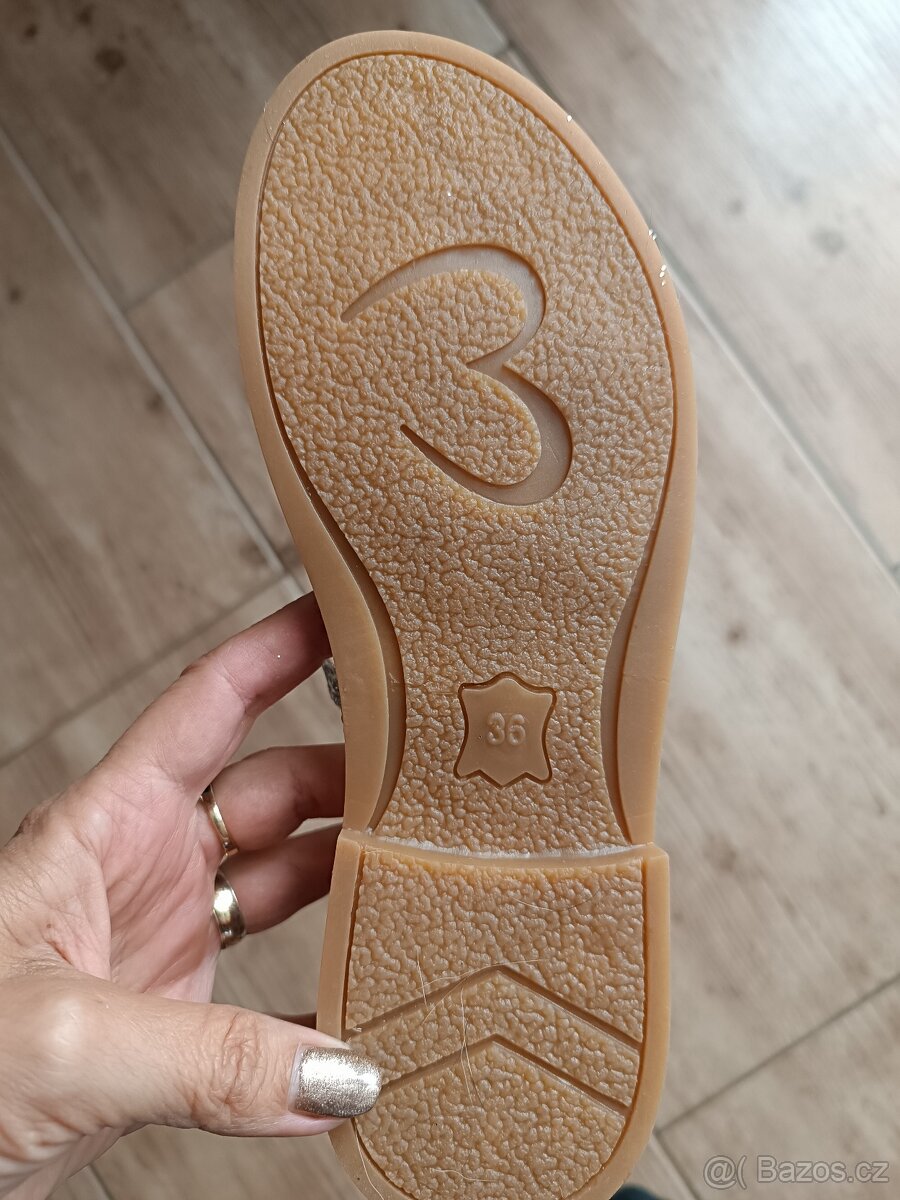 Krásné nové sandálky - 3