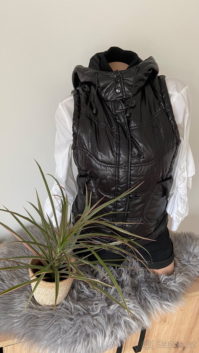 Dámská černá prošívaná vesta vel.M - 3