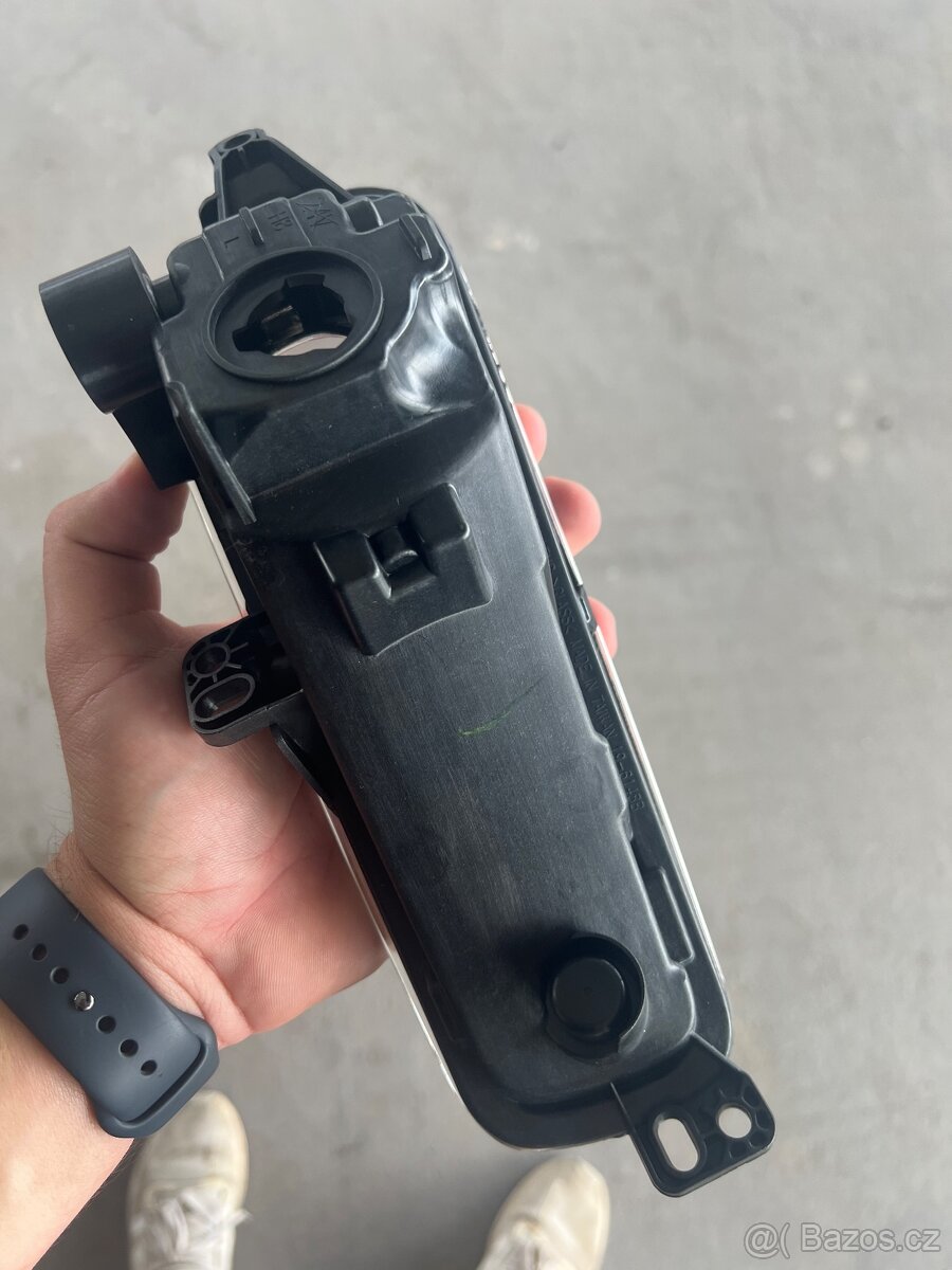 Pravé přední mlhové světlo Ford - 3