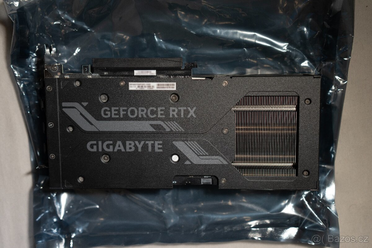 GIGABYTE GeForce RTX 4070 WINDFORCE OC 12G - 3