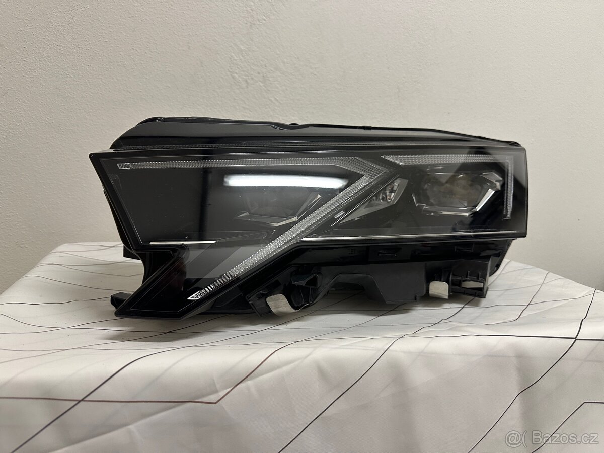 Octavia 4 lift světlo - 3