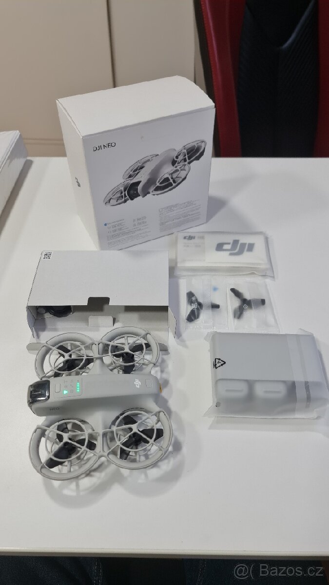DJI NEO - Fly More combo - 3