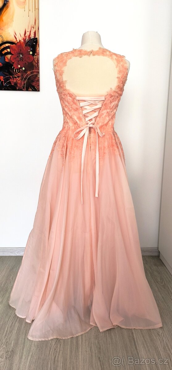 Princeznovské plesové/maturitní šaty na menší postavu - 3