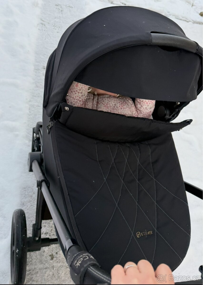 Prodám kočárek Cybex Priam (Deep Black) - 3