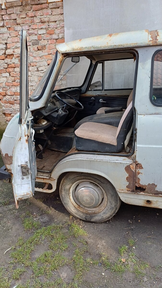 Škoda 1203 zo šiltom - 3