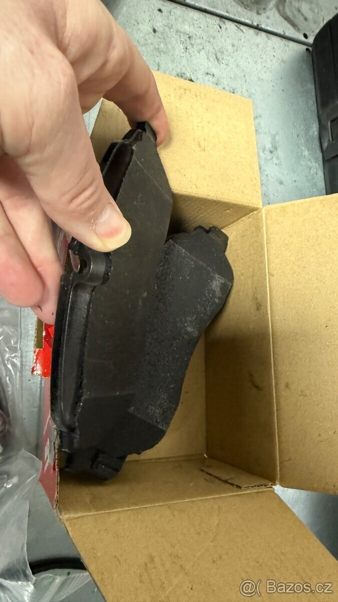 Sada brzdových destiček, kotoučová brzda TRW GDB2117 - 3