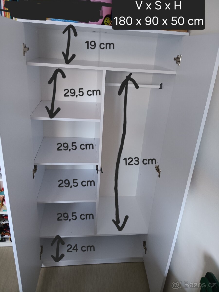 Šatní skříň - 3