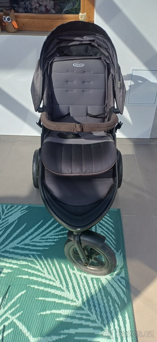 Kočárek Graco tříkolka - 3
