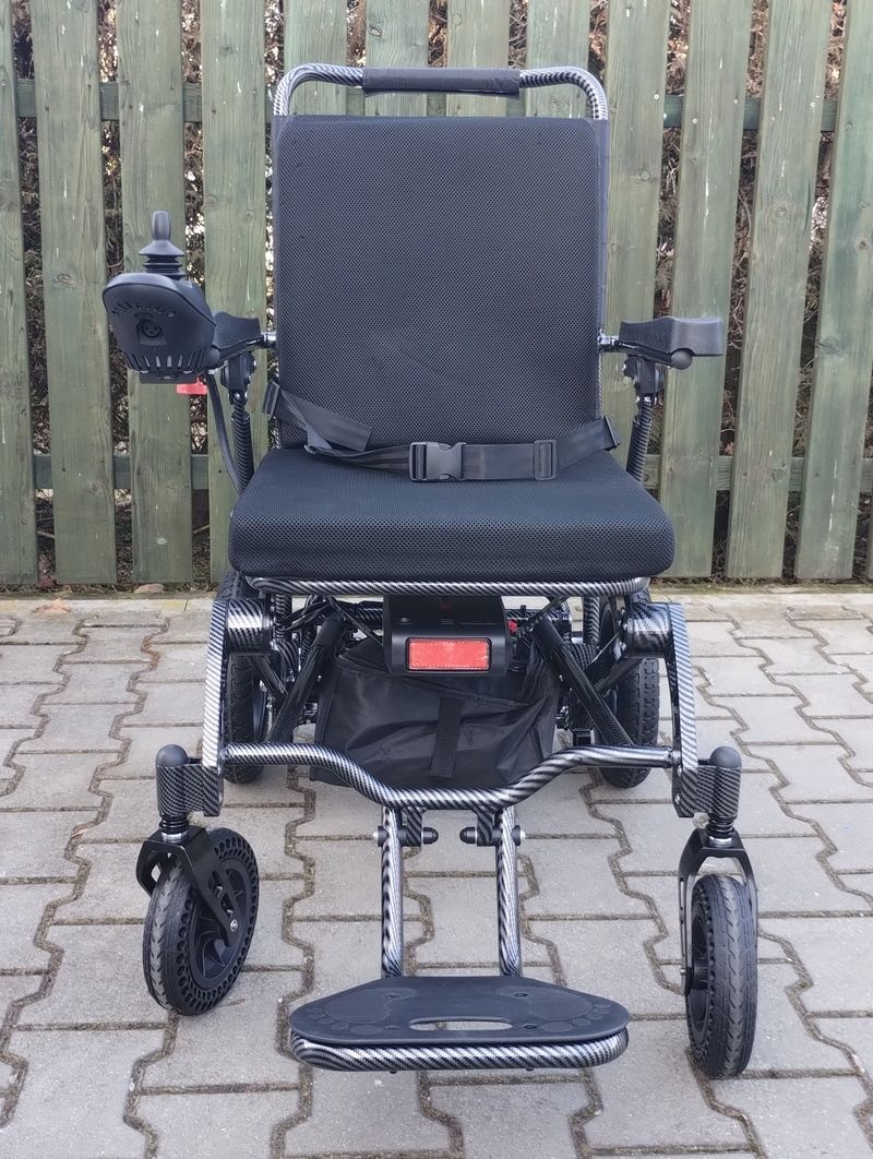 Skládací elektrický invalidní vozík. - 3