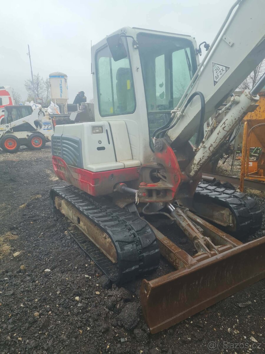 Takeuchi tb250 - 3