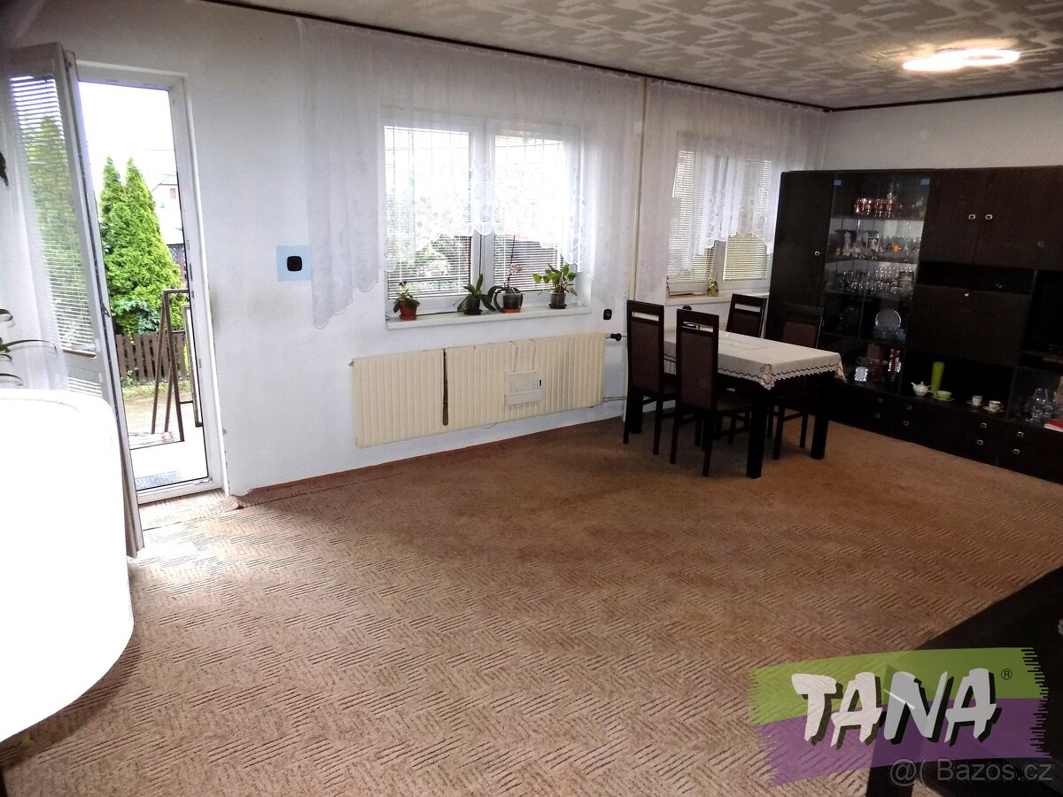 Prodej řadového domu o dispozici 4+1/lodžie/garáž v obci Krc - 3