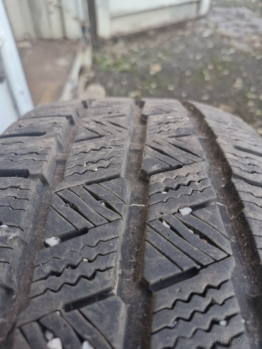 Zimní Collins 235/65r16 - 3