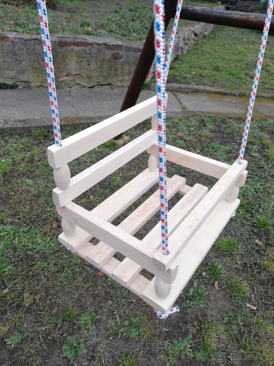 Dřevěná dětská houpačka - 3