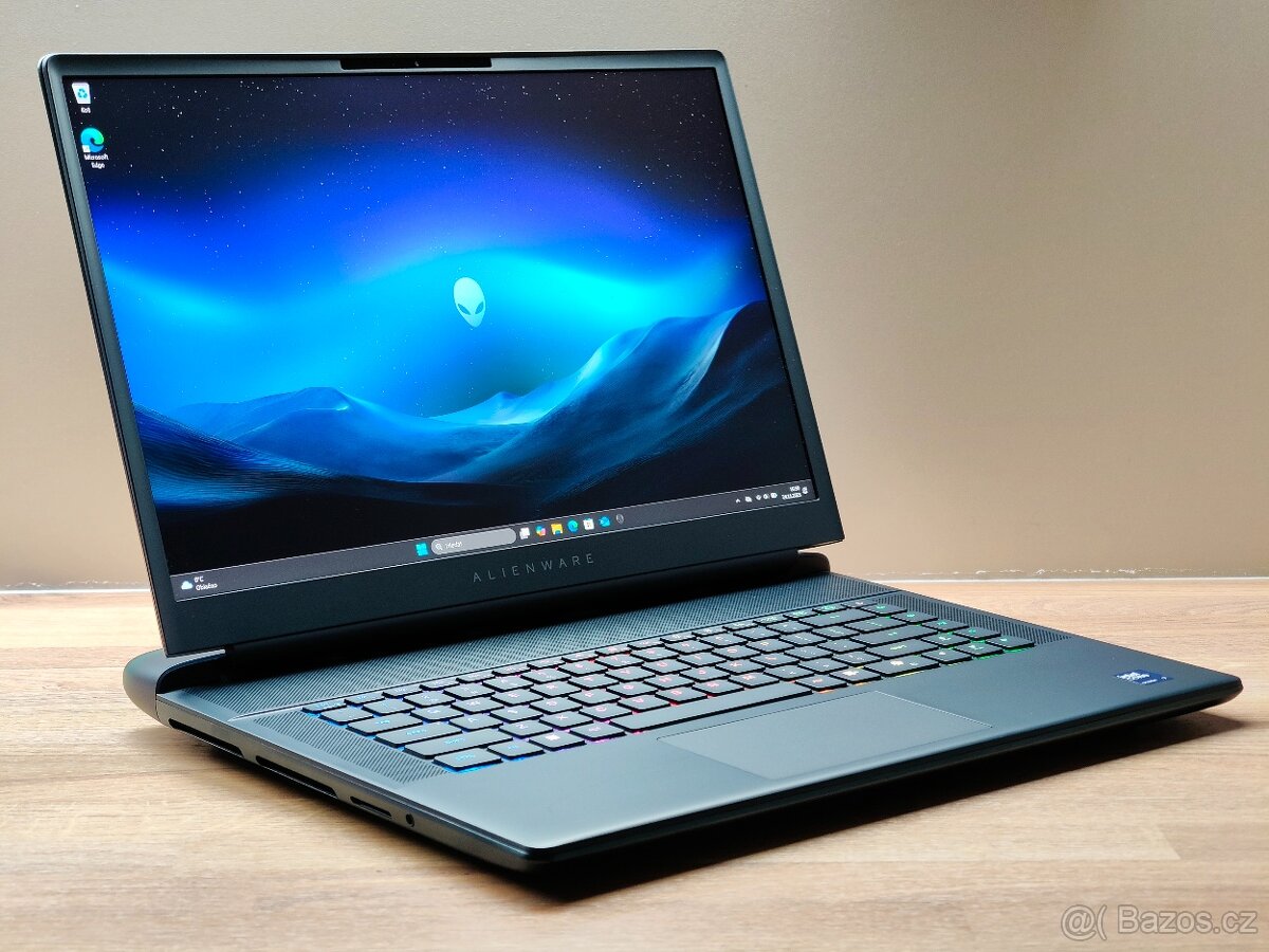 16" 240HZ_ALIENWARE 16 AREA-51_U7-255HX_16GB_RTX 5060 8GB - 3