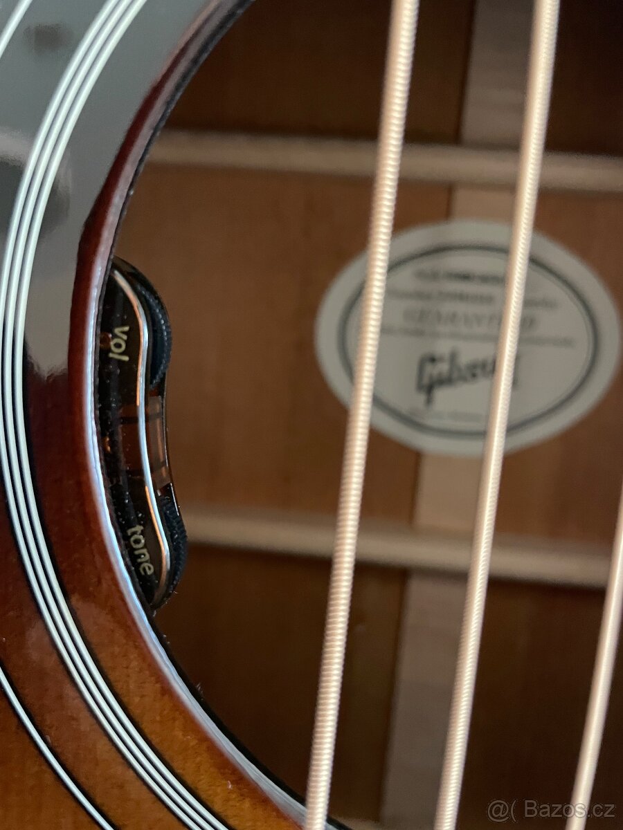 Gibson Hummingbird Studuo - 3