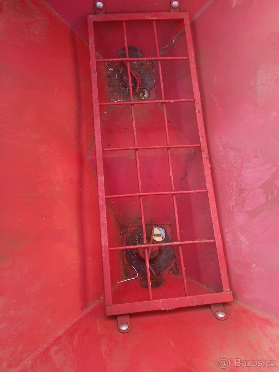 Prodám rozmetadlo hnojiv - 3