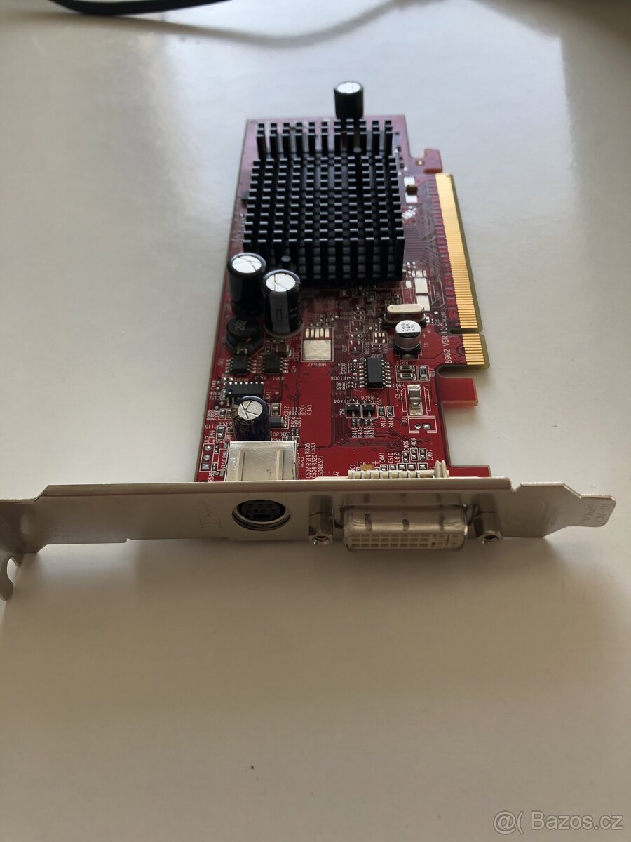 Grafická karta ATI Radeon X300 - 3