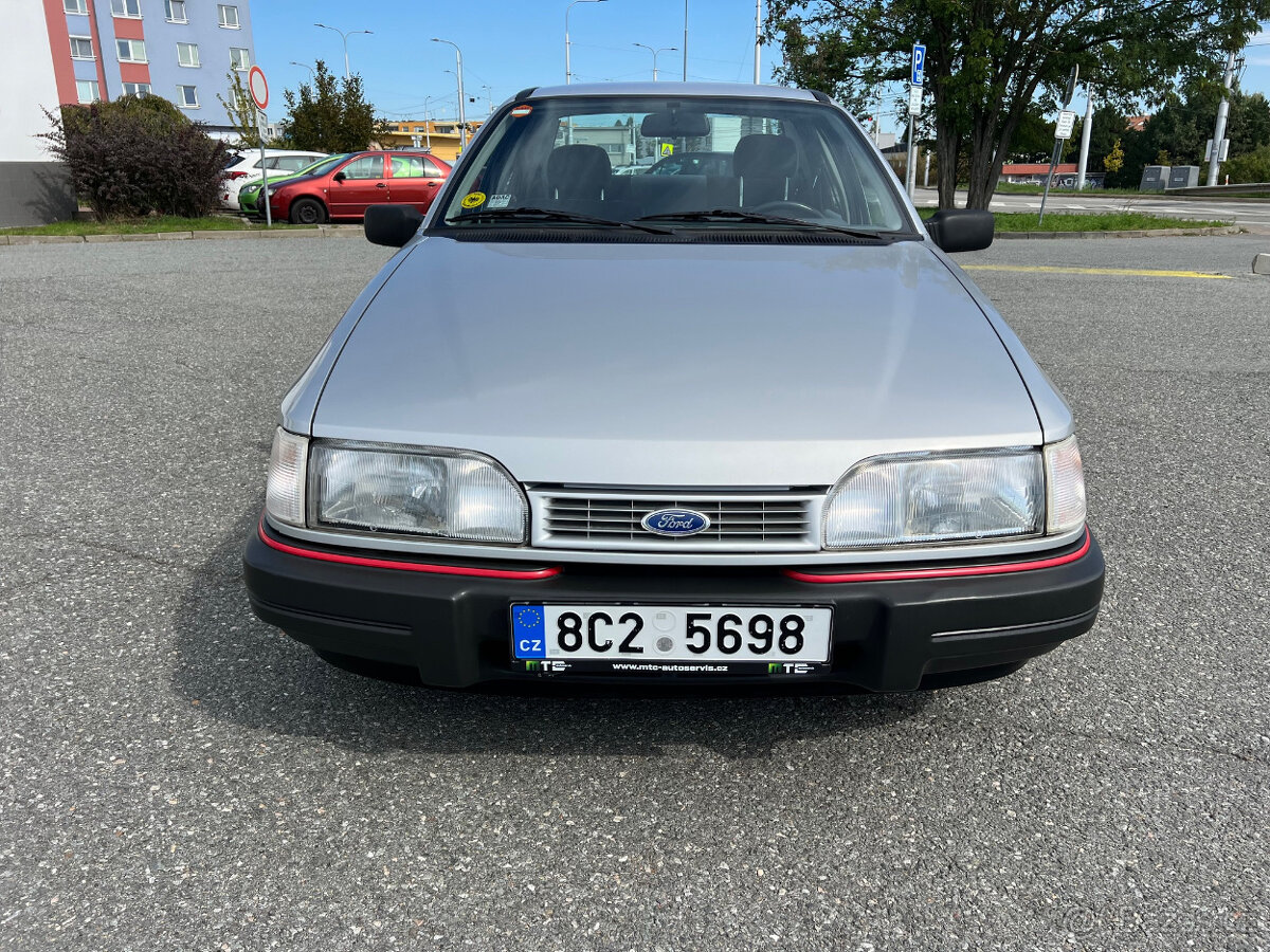 Ford Sierra 2,0i CLX, automat - 3