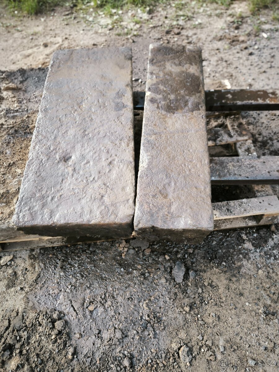 Stara pískovcová dlažba, zápraží,slapaky - 3