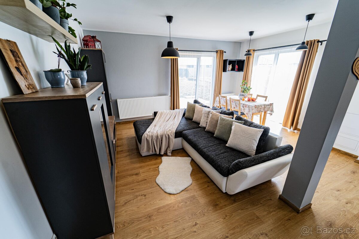 Hněvousice, prodej rodinného domu 5+kk 117 m2 na pozemku 601 - 3