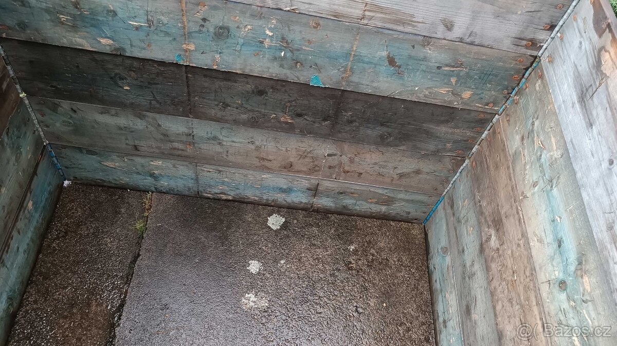 VYVÝŠENÝ ZÁHON - 3