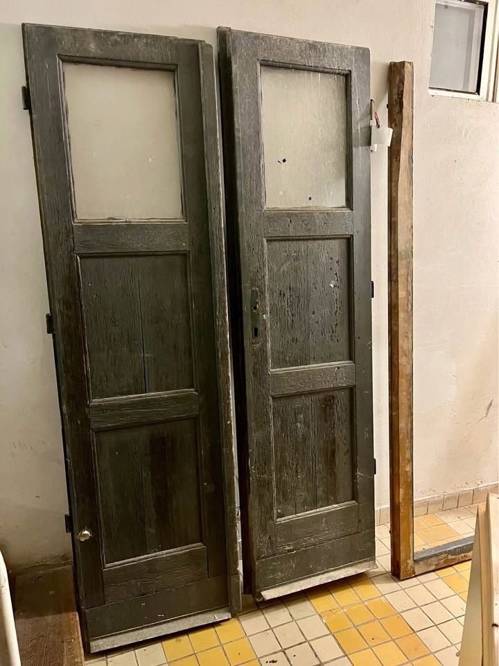 Krásné starožitné vchodové dveře do domu - 3