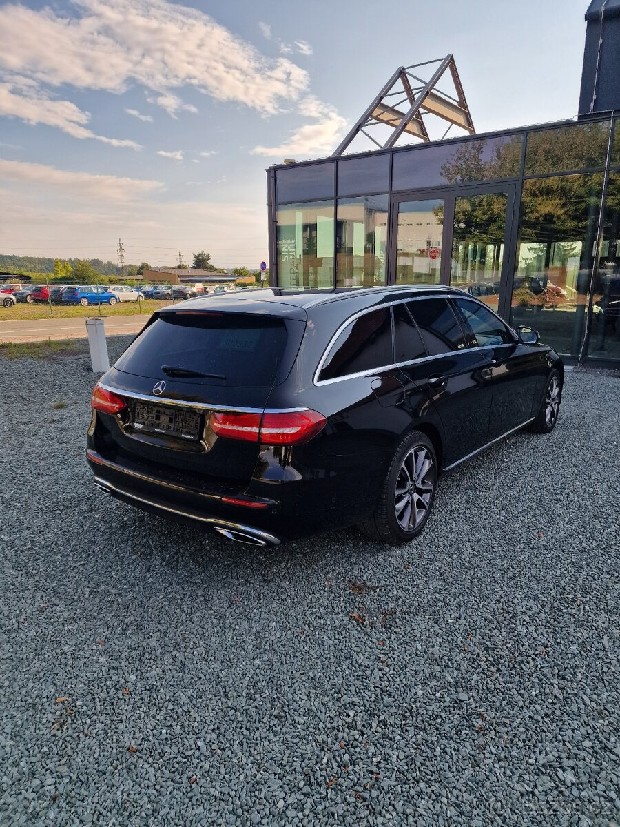 Mercedes-Benz E220d, kombi, panorama, Webasto, tažné, kůže - 3