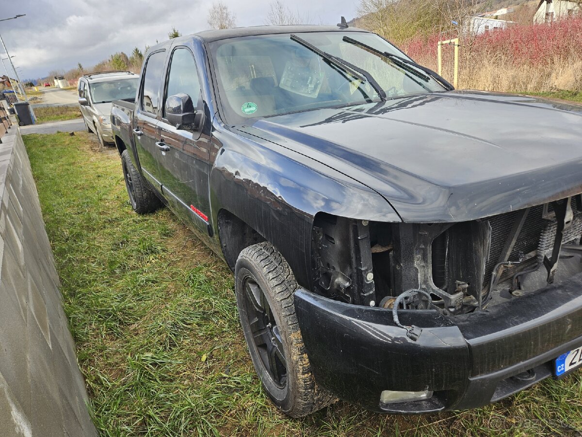 Chevrolet Silverado - 3