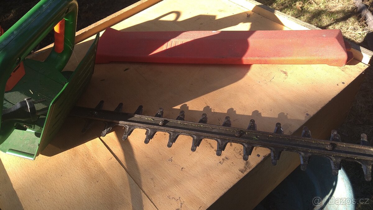 zahradní stroje ---vertikutátor, plotostřih,el. sekačka - 3