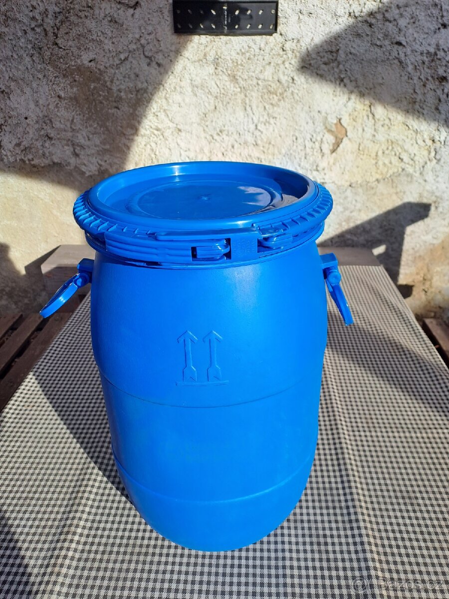 Plastové sudy 40 l - 3