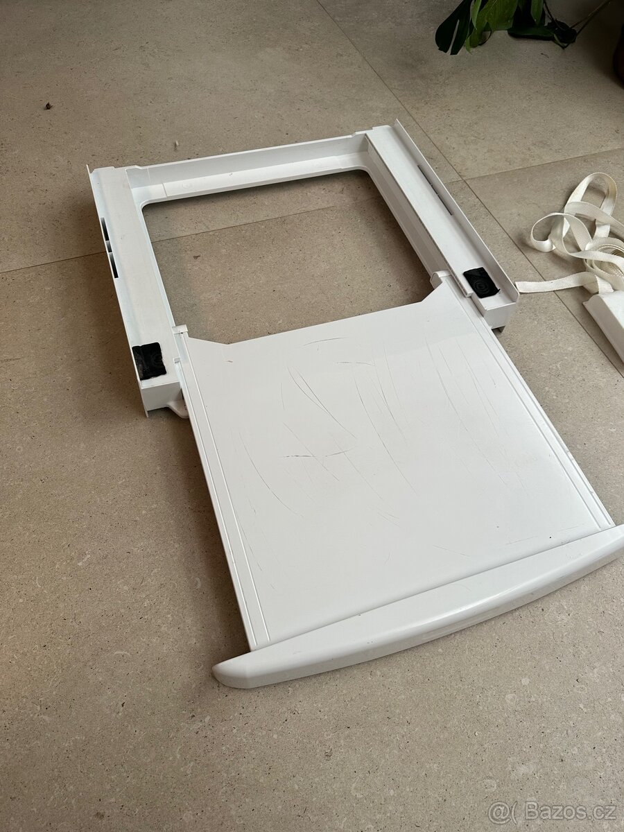 Mezikus / podložka mezi pračku a sušičku - 3