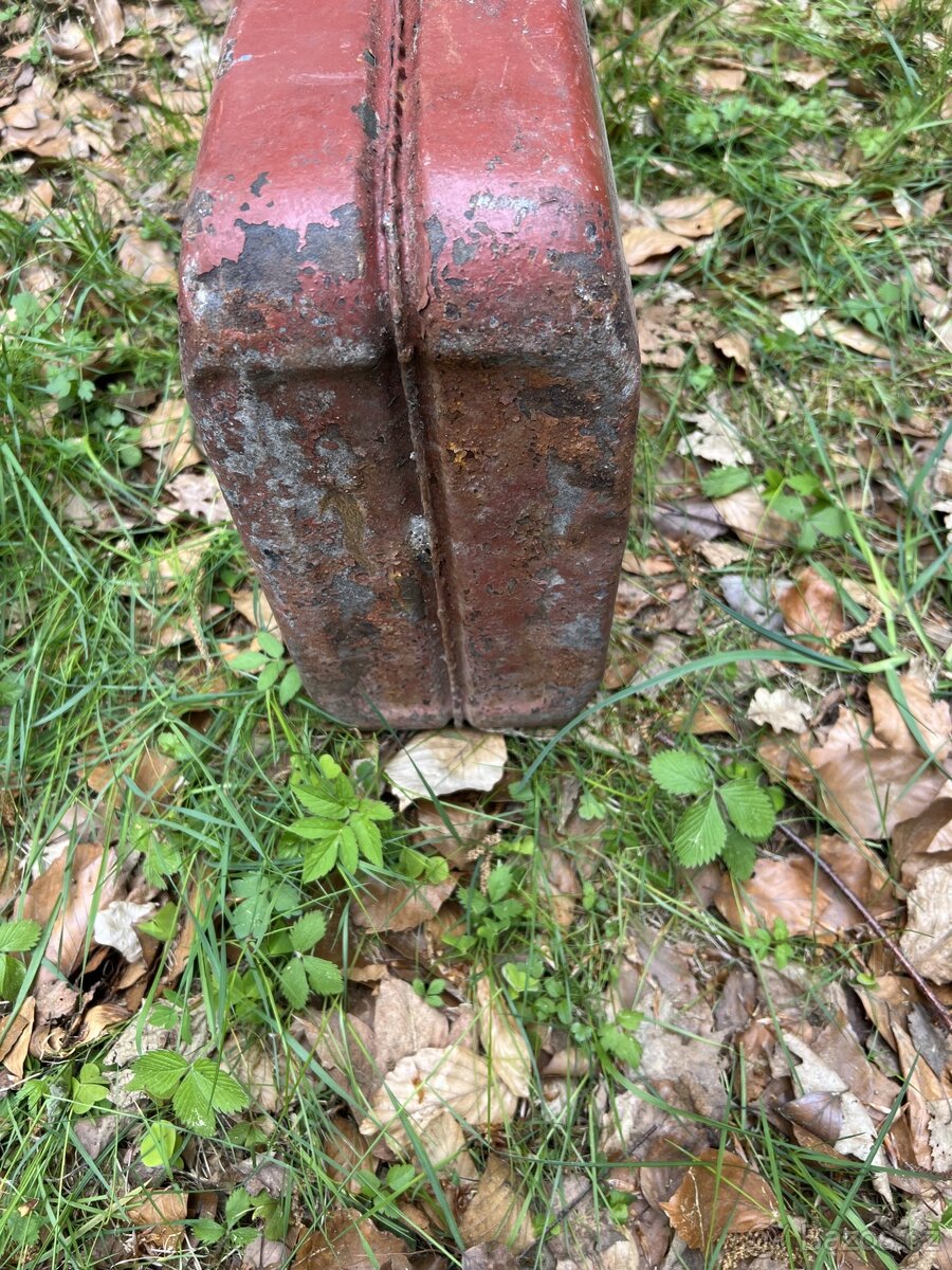 Vojenský kanystr. - 3