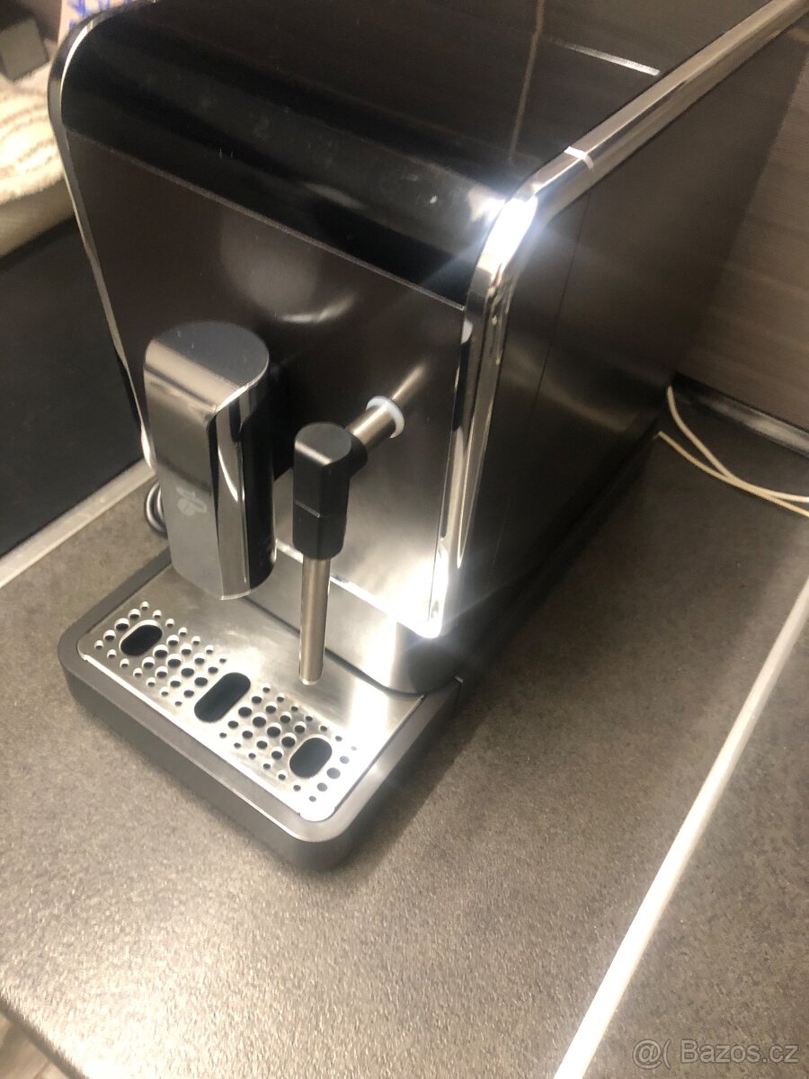 Automatický kompaktní kávovar Tchibo Esperto Latte - 3