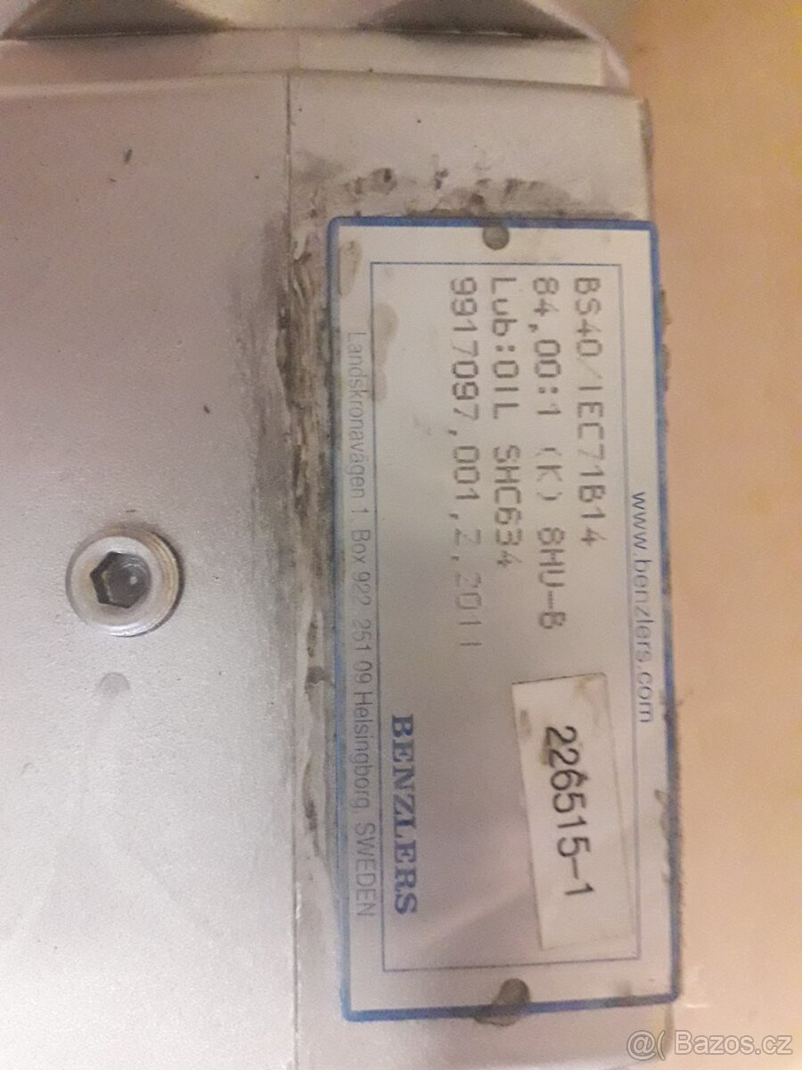 Elektromotor s šnekovou převodovkou - 3