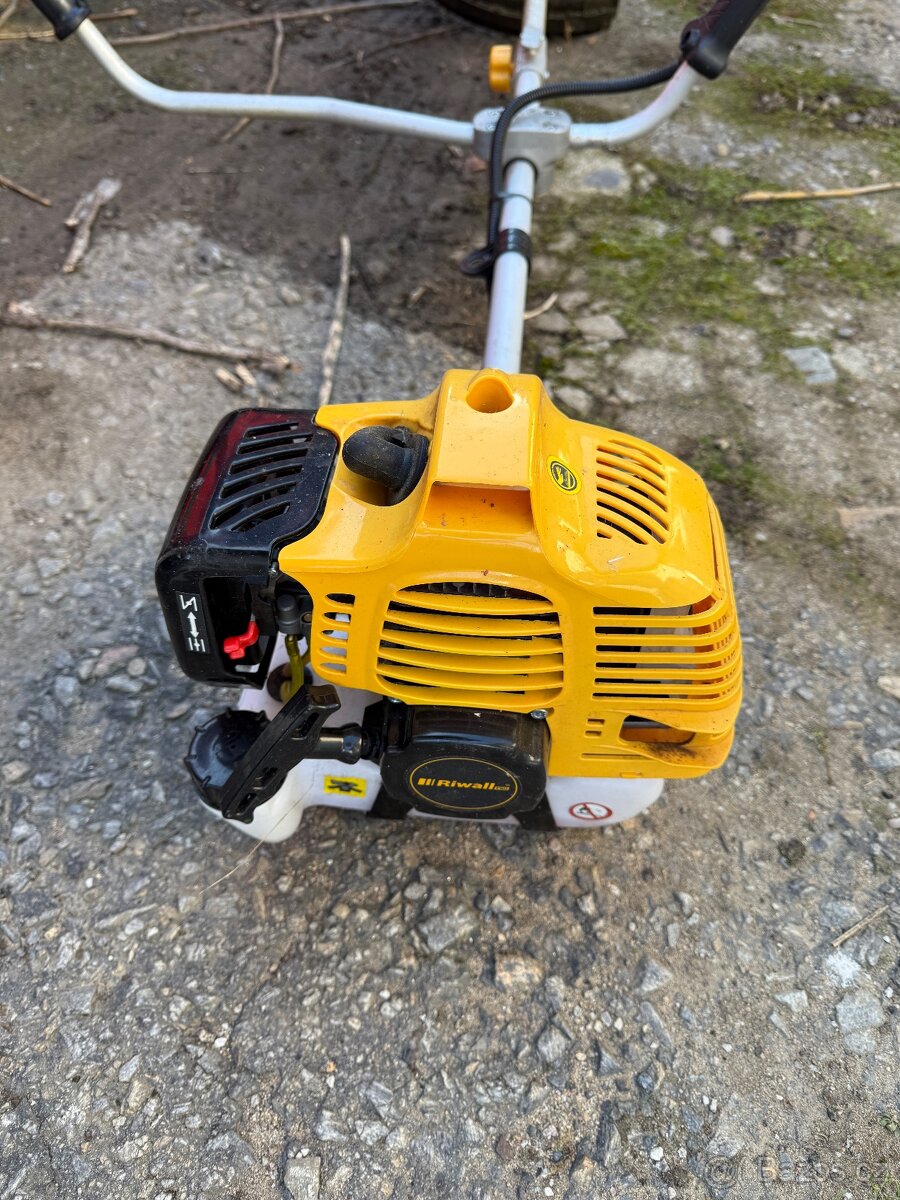 Křovinořez RIWALL - 3