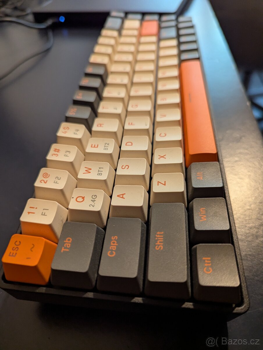 Bezdrátová mechanická klávesnice K68 - 3