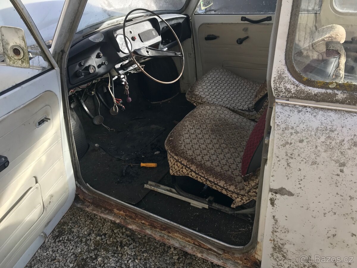 Prodám trabant 601 rozebraný bez tp - 3