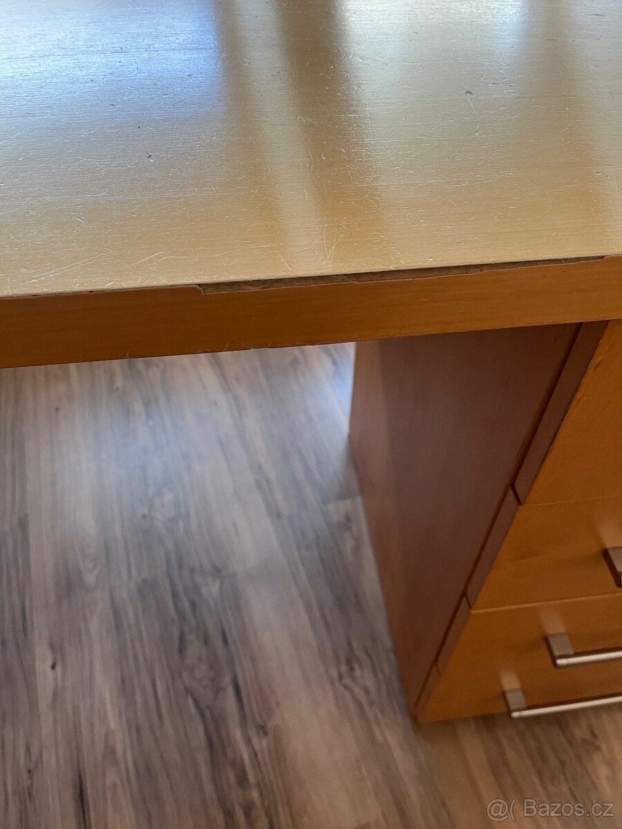 Pracovní stůl - 3
