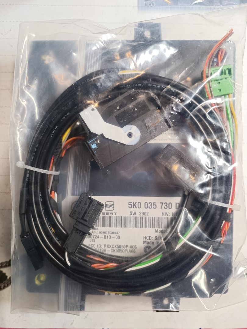 Bluetooth jednotka 7P6035730J - 3