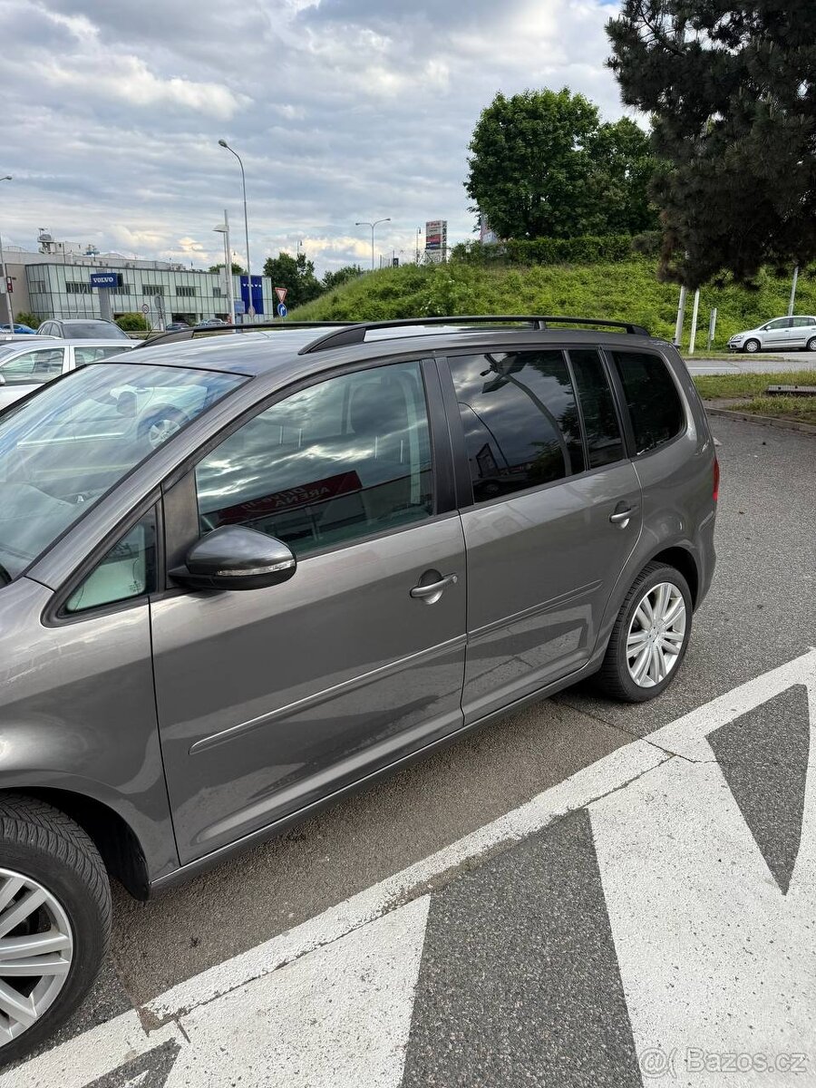 Volkswagen Touran 2011 - 3