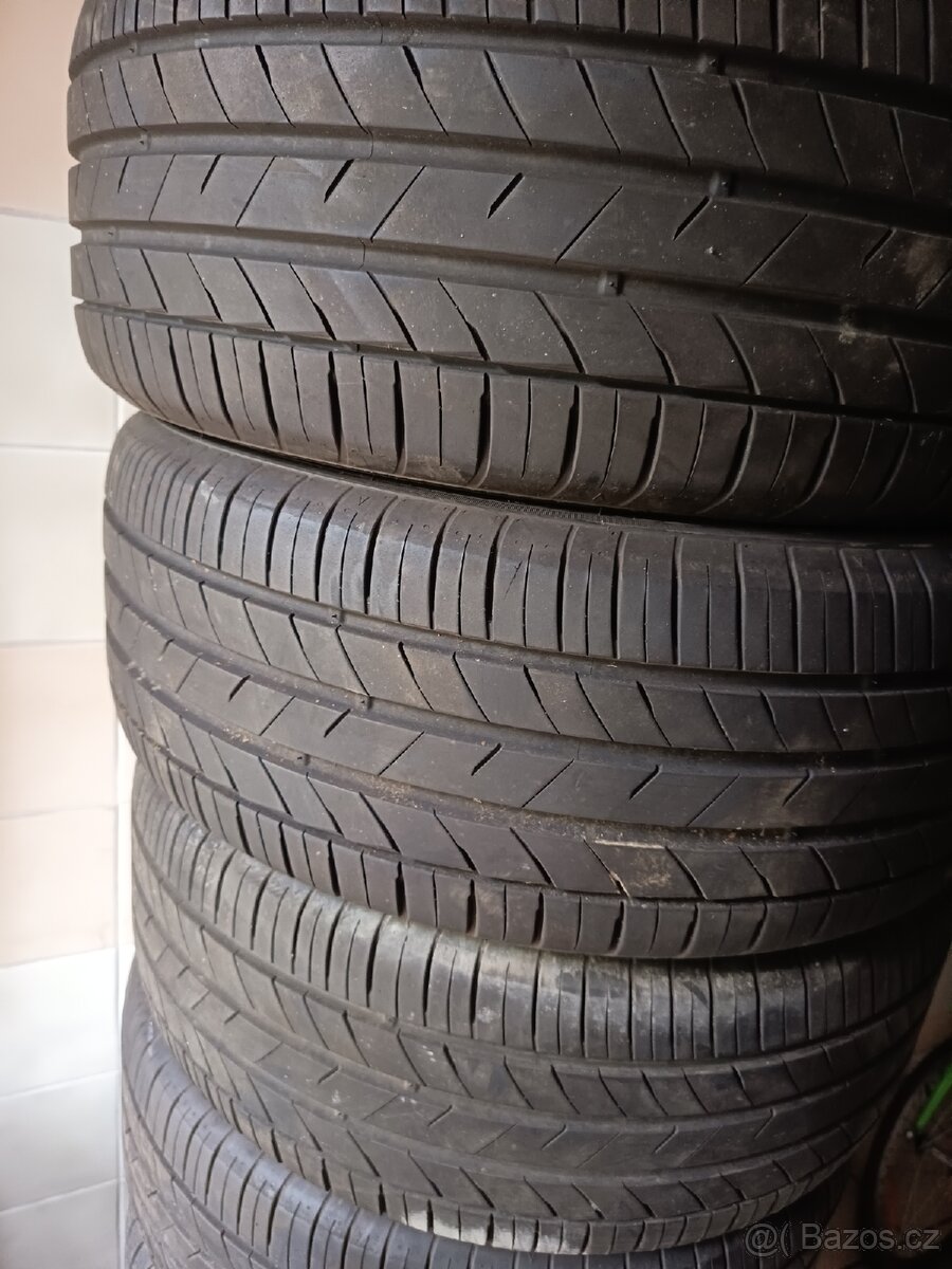225/50r17 - 3
