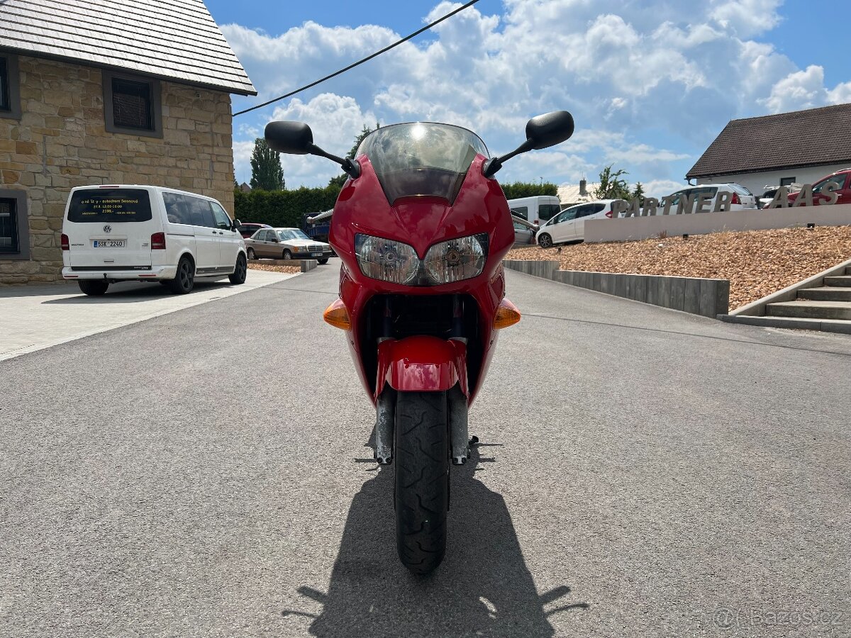 Honda VFR 800 - 3