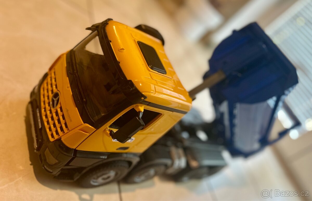 Prodám nákladní vůz se sklápěčkou Bruder - 3