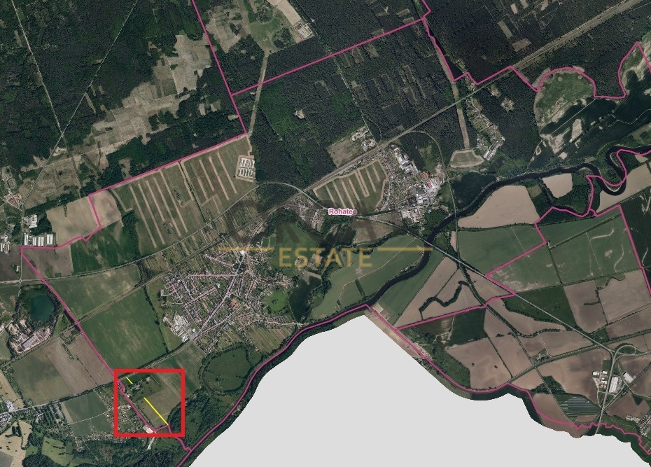 Spoluvlastnický podíl 6/16 na pozemcích v k. ú. Rohatec (okr - 3