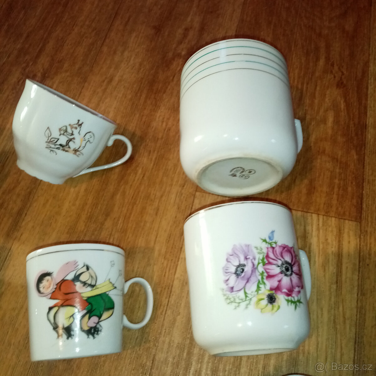 Prodám starou keramiku Brusel, staré hutní sklo a porcelán - 3
