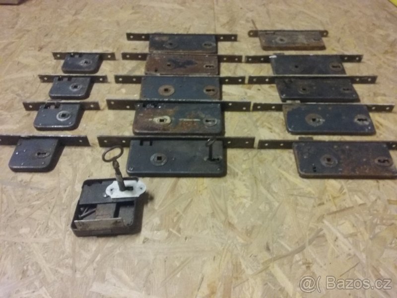 Zámky staré původní pěkné funkční - 3